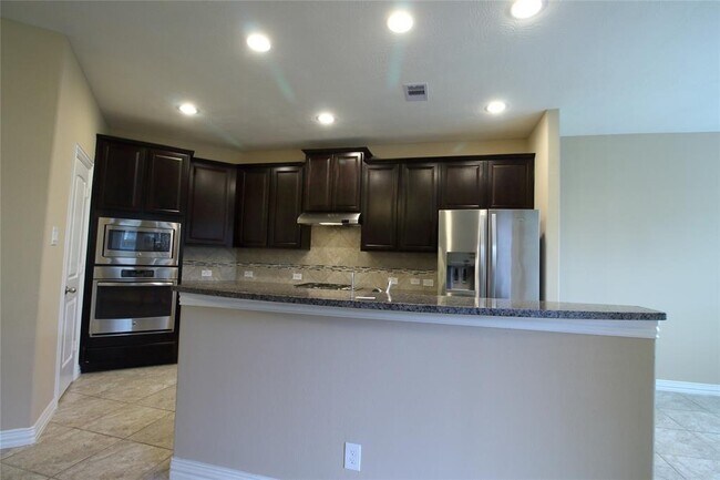 Building Photo - 26707 Sooty Tern Dr