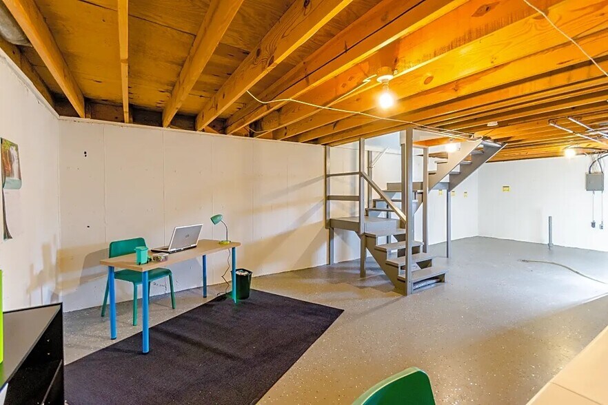 Basement - 9 Fordyce Mnr
