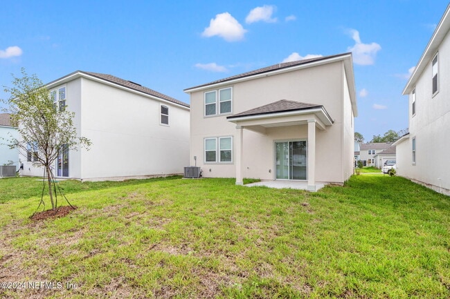 Building Photo - 14726 Cashew Ave