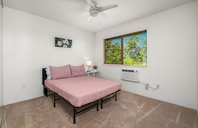Building Photo - Fully Furnished Townhome with Garage, 3 bedroom/2.5 Bathroom at Kamalani Flats