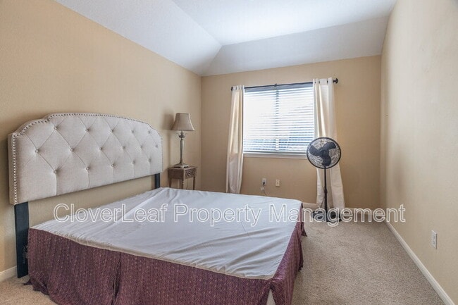 Building Photo - 9610 Rocksprings St