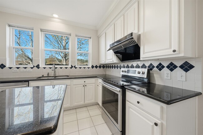 Building Photo - 4208 Greystone Way