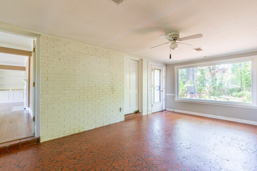 Building Photo - 196 N Goodlett St