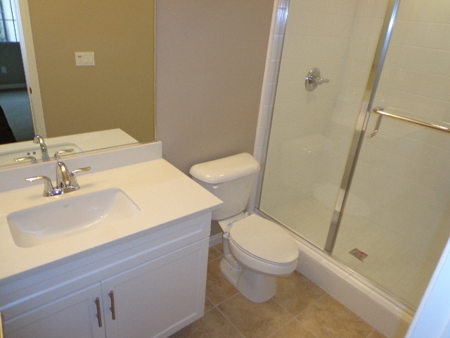 Building Photo - Amazing 4 Bedroom/3.5 Bathroom Townhome