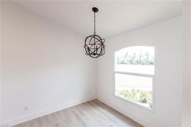 Building Photo - 2007 NW 21st St