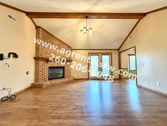 Building Photo - 3 Bedroom House