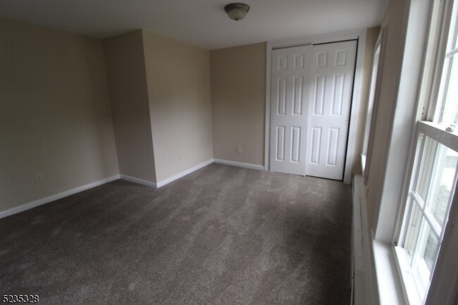 Building Photo - 28 White Meadow Ave