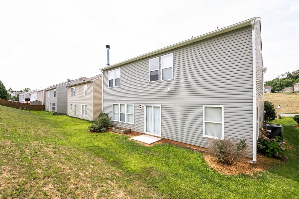 Building Photo - 719 Capstone Ave