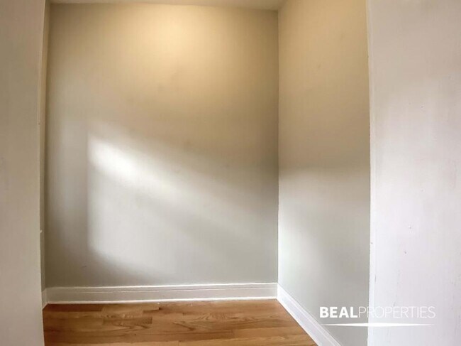 Building Photo - 0 bedroom in CHICAGO IL 60640