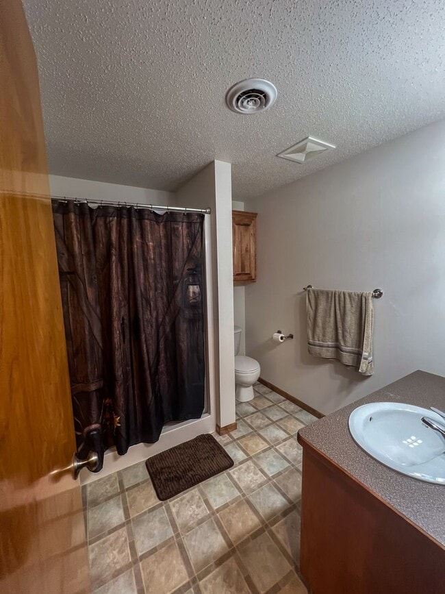Building Photo - Single Family Home in Moorhead!