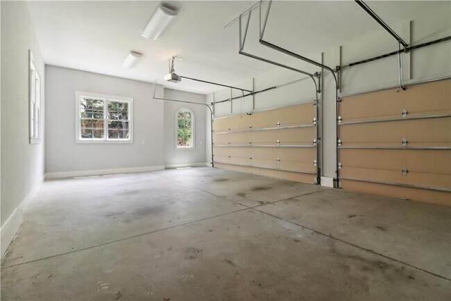 Building Photo - 211 Mount Vernon Hwy