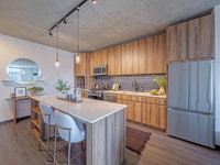 Building Photo - 1601 W Lake St