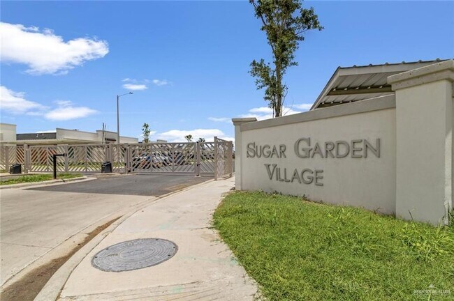 Building Photo - 803 Sugar Gdn Dr