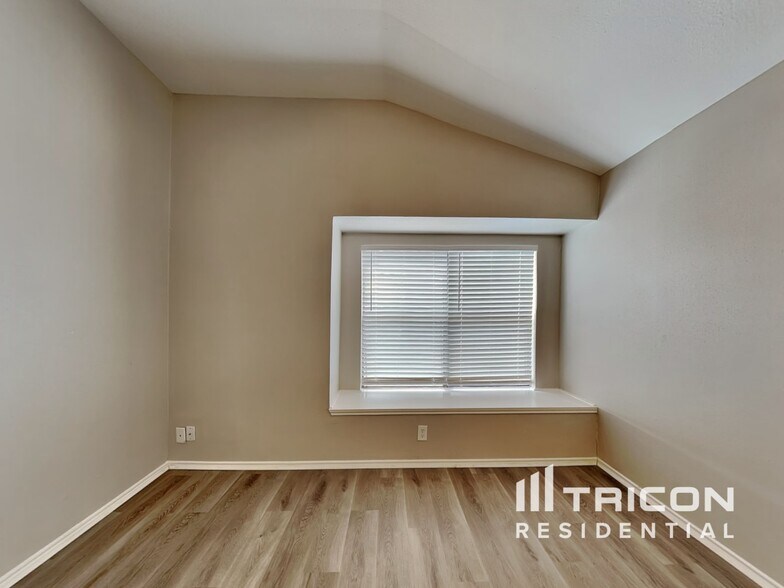 Building Photo - 10218 Basin Field Dr