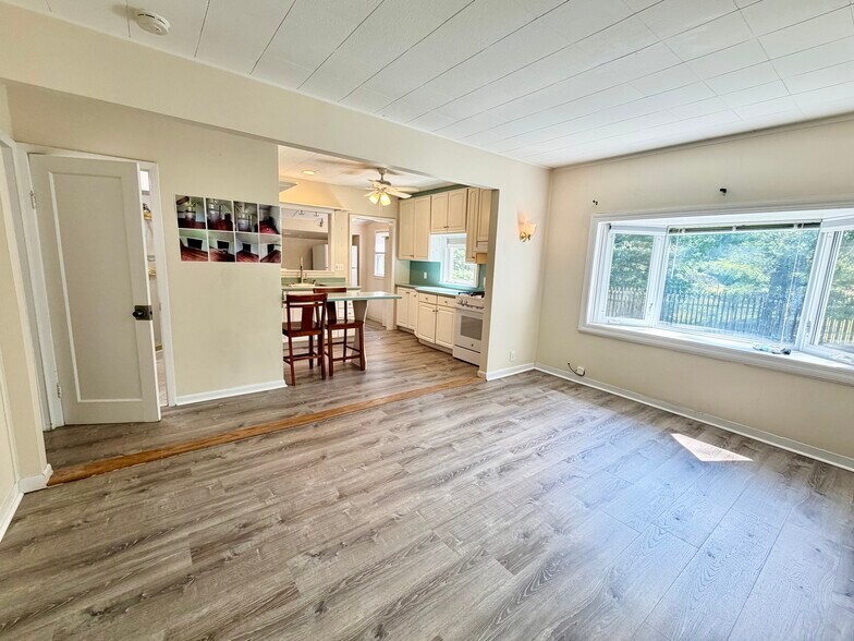 Building Photo - 815 Miller Ln
