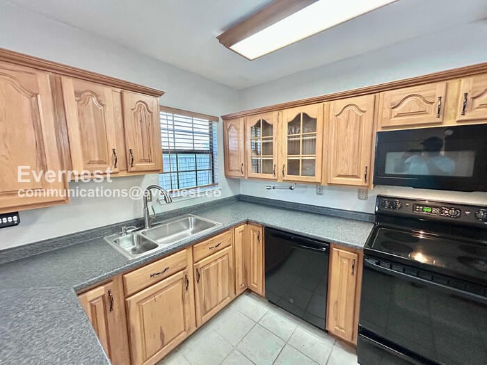 Building Photo - 2992 Harbinger Ln