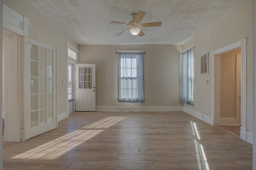 Building Photo - 127 Clay St