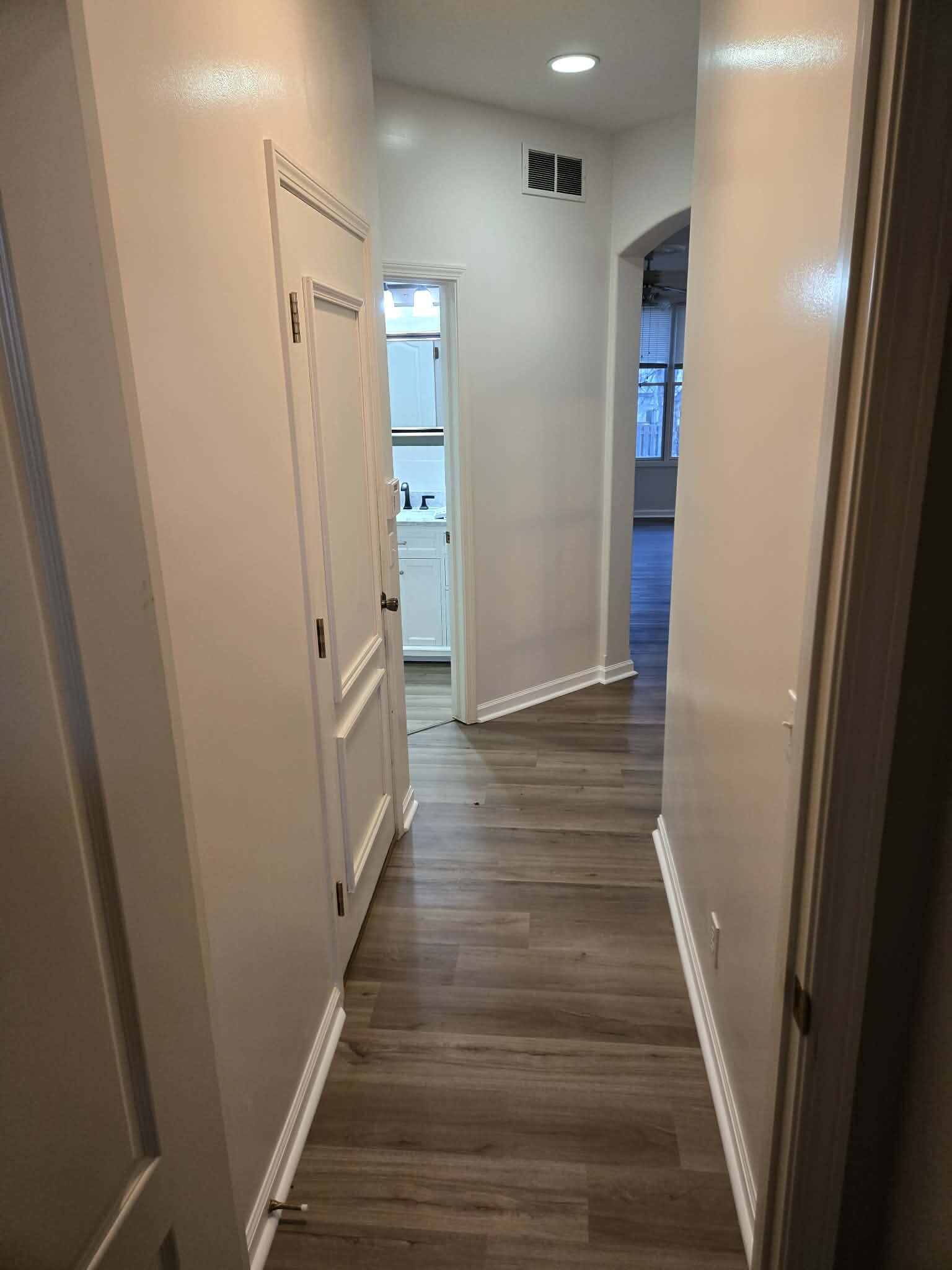 Building Photo - 9513 S 26th Ave