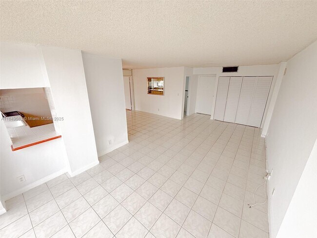 Building Photo - 17021 N Bay Rd