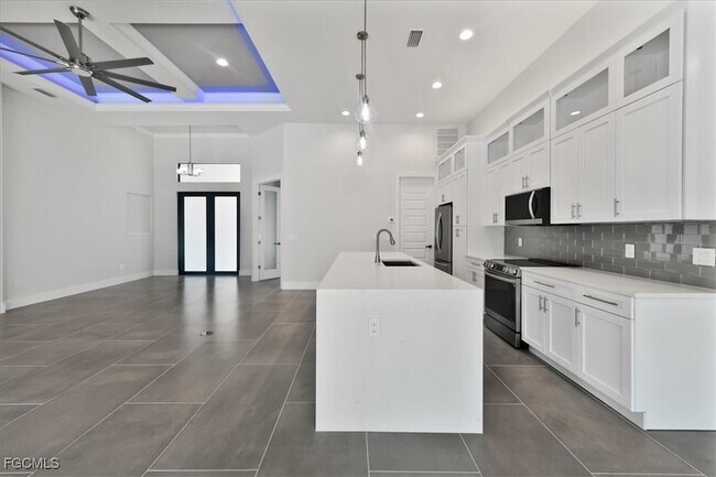 Building Photo - 2602 SW 27th St