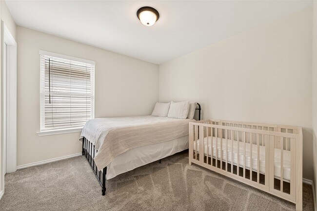 Building Photo - 5134 Aedan Oak St