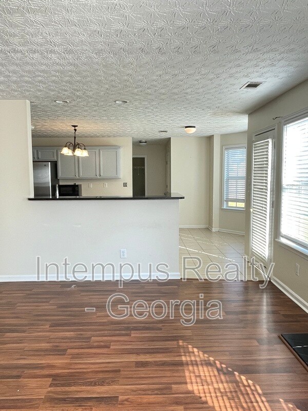 Building Photo - 2054 Pierce Way