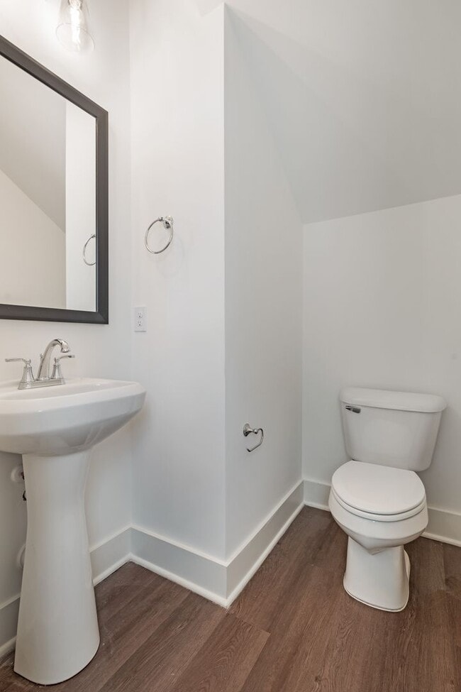 Building Photo - Rental House with Elevated Amenities