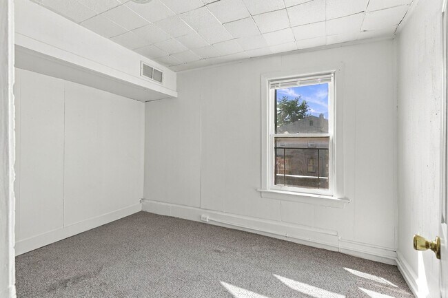 Building Photo - 849-851 Manor St