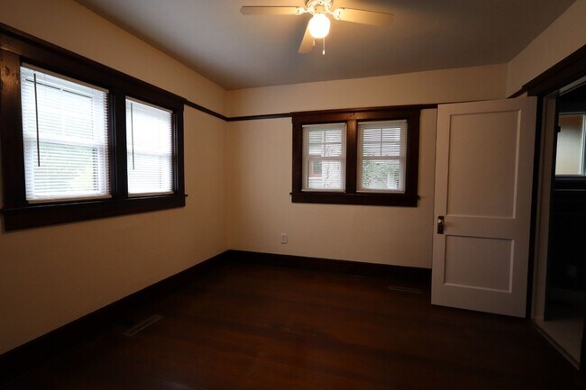 Building Photo - 499 Littleton St