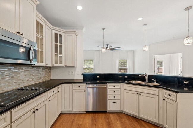 Building Photo - Available now. Beautiful 5 BR/2.5 BA Home in Swygerts Landing!