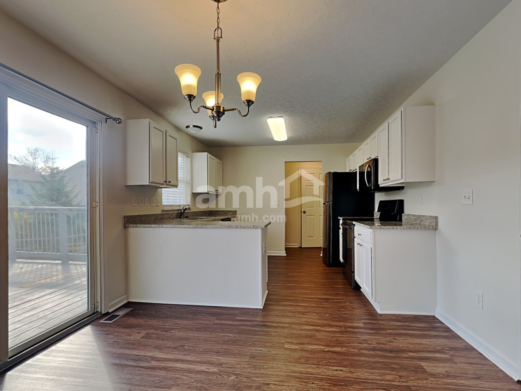 Building Photo - 922 Whispering Pine Way