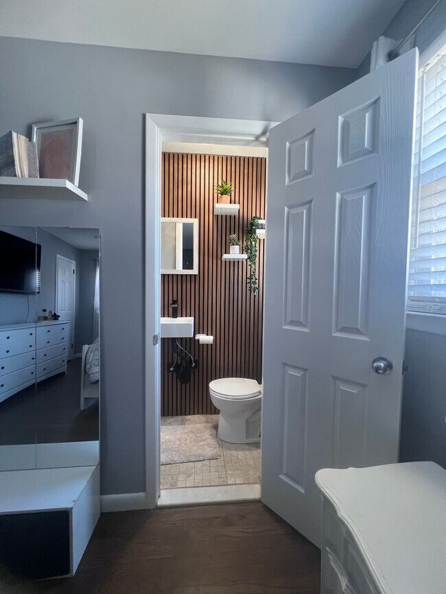 Building Photo - 724 Anna Pl