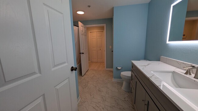 Building Photo - 2801 Chancellorsville Dr