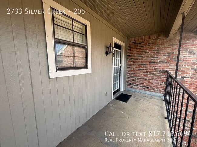 Building Photo - 2733 Silver Creek Dr