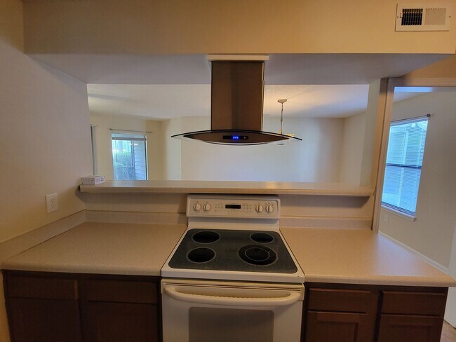 Building Photo - $500 off first months rent with a lease signed by 6/15!
