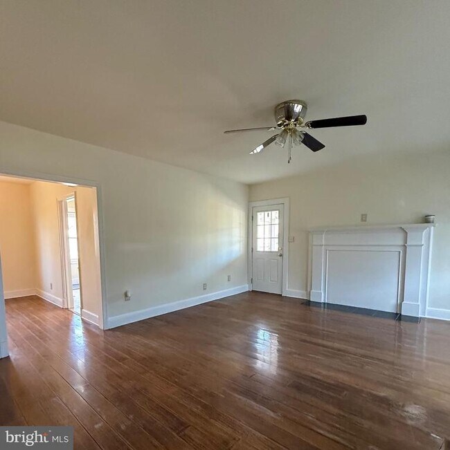 Building Photo - 9253 Dahlgren Rd