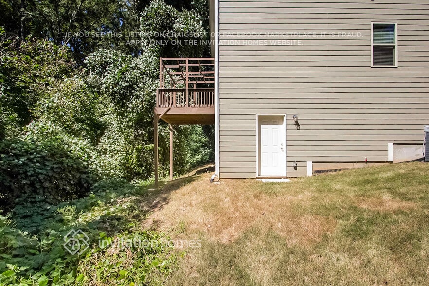 Building Photo - 3479 Village Park Ln SW