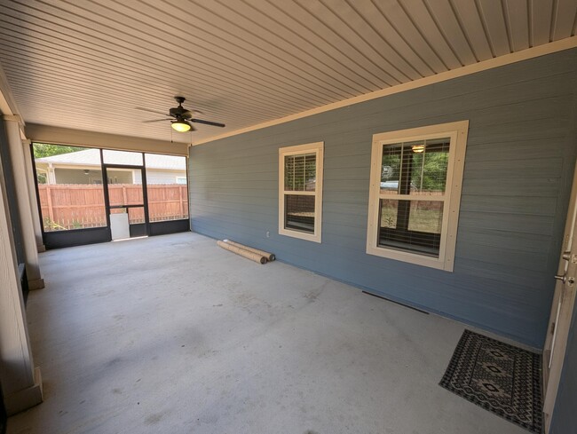 Building Photo - 8934 E River Dr