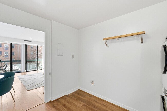 Building Photo - 955 26th St NW