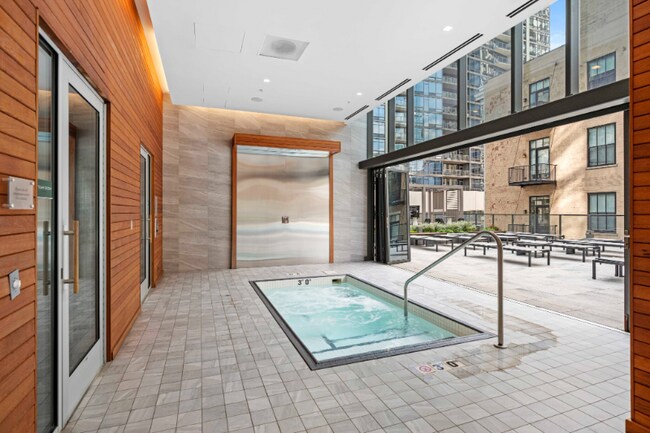 Building Photo - 1325 S Michigan Ave