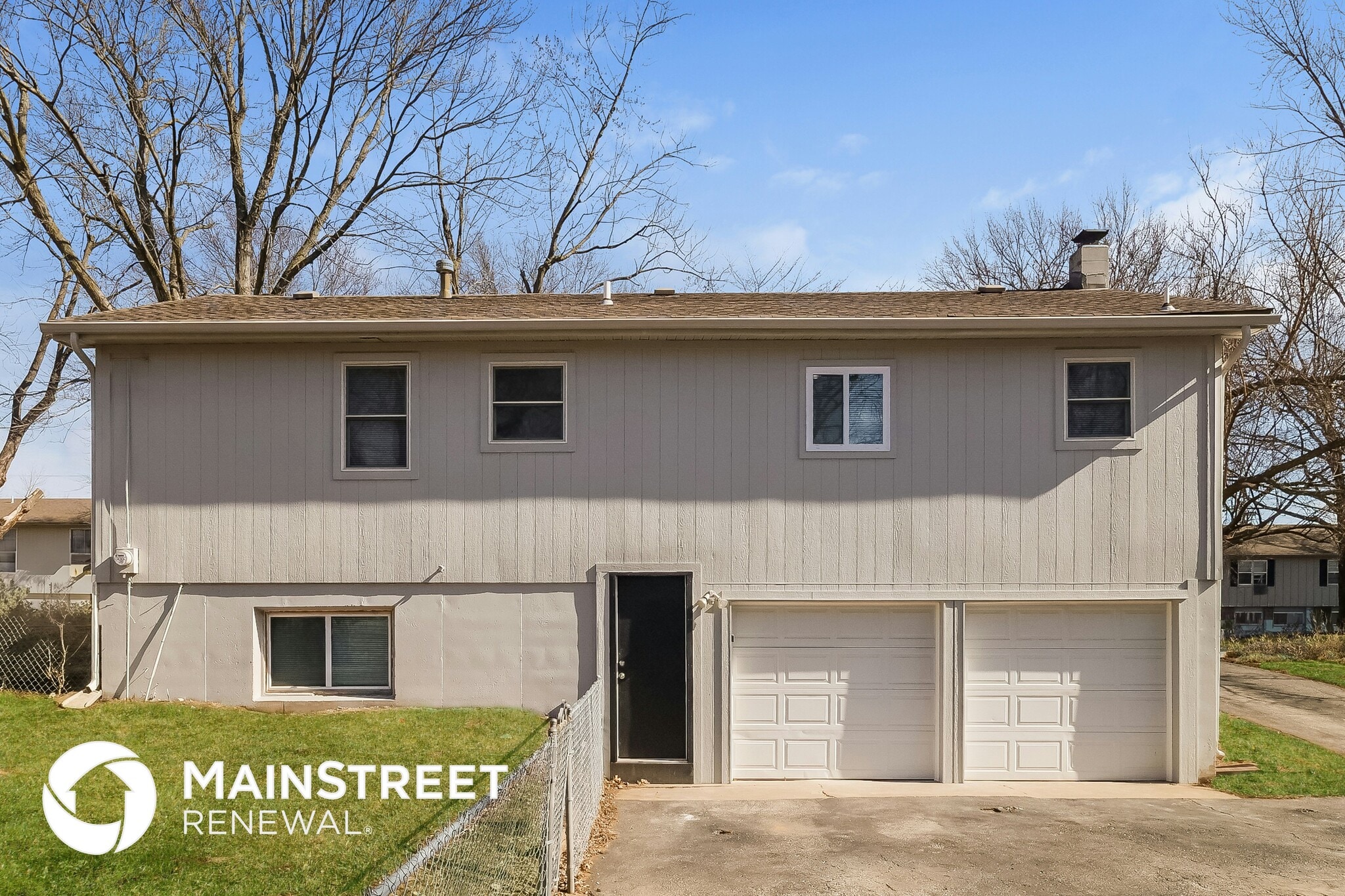 Building Photo - 1702 NE White Dr