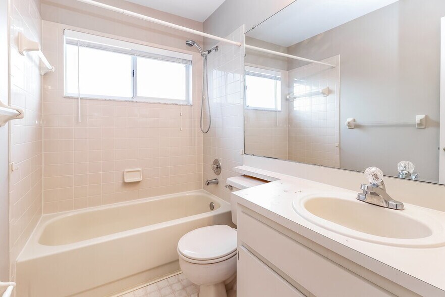 Building Photo - 4851 Mill Run Dr