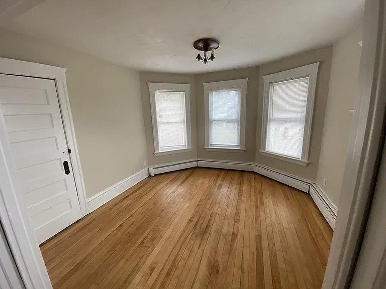 Living - 181 Belmont St