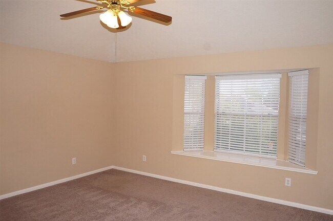 Building Photo - 18807 Timbers Dr