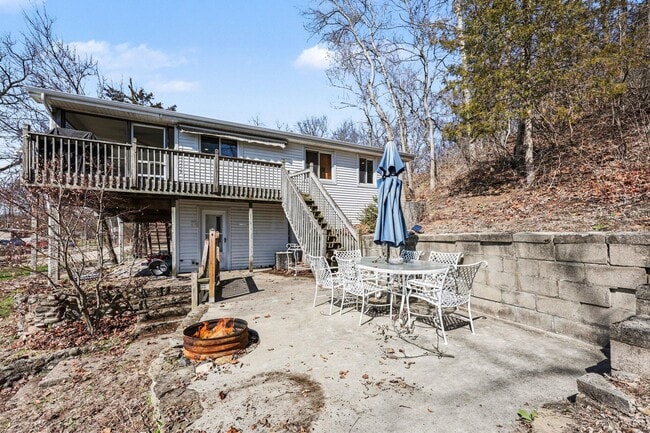 Building Photo - 5884 Rays Dr