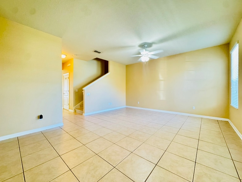 Building Photo - 12974 Vennetta Way