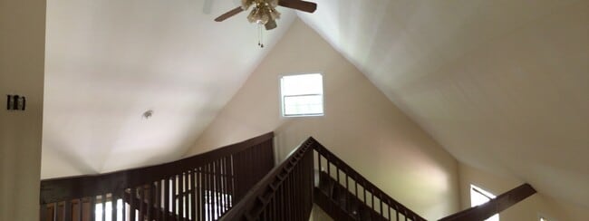 Building Photo - Charming home convenient to RTP