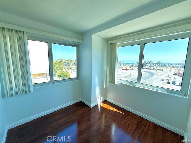 Building Photo - 525 E Seaside Way