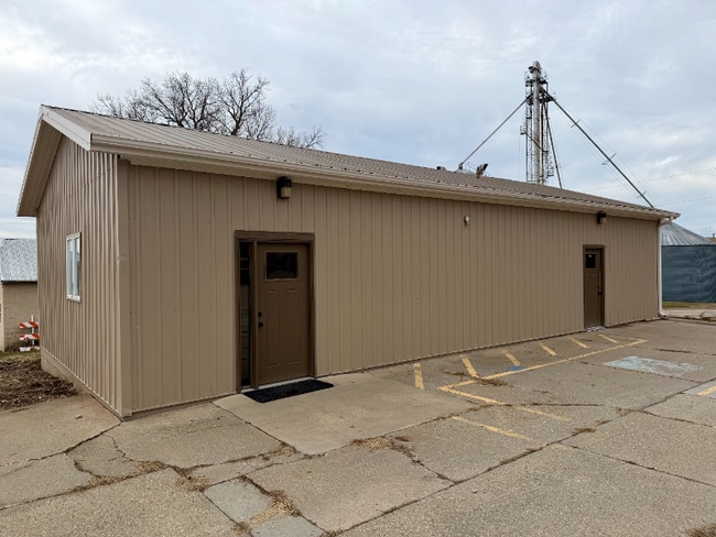 Building Photo - 401 3rd St