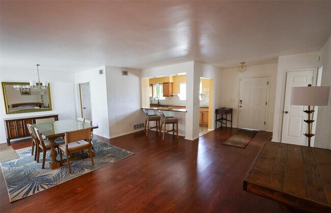 Building Photo - 1601 Palmwood Dr